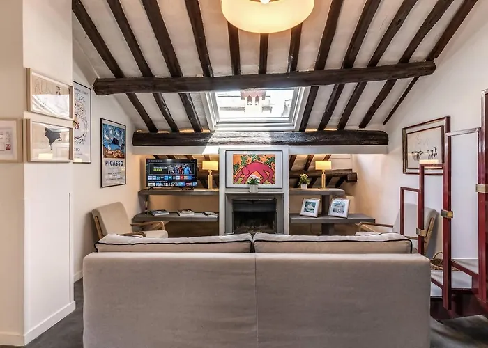 Domus In Via Del Corso Apartment