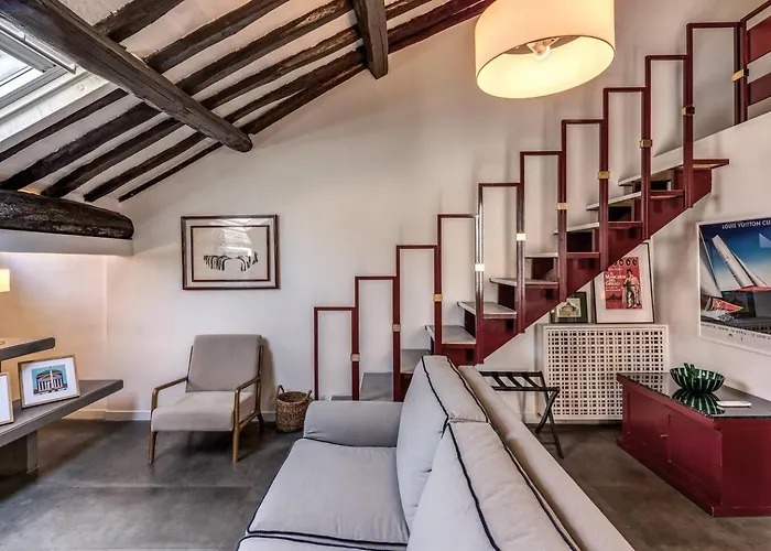 Domus In Via Del Corso Apartment *