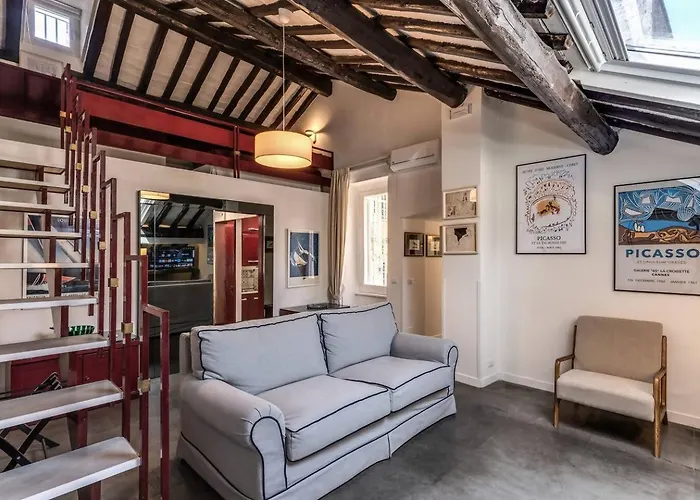 Domus In Via Del Corso Apartment